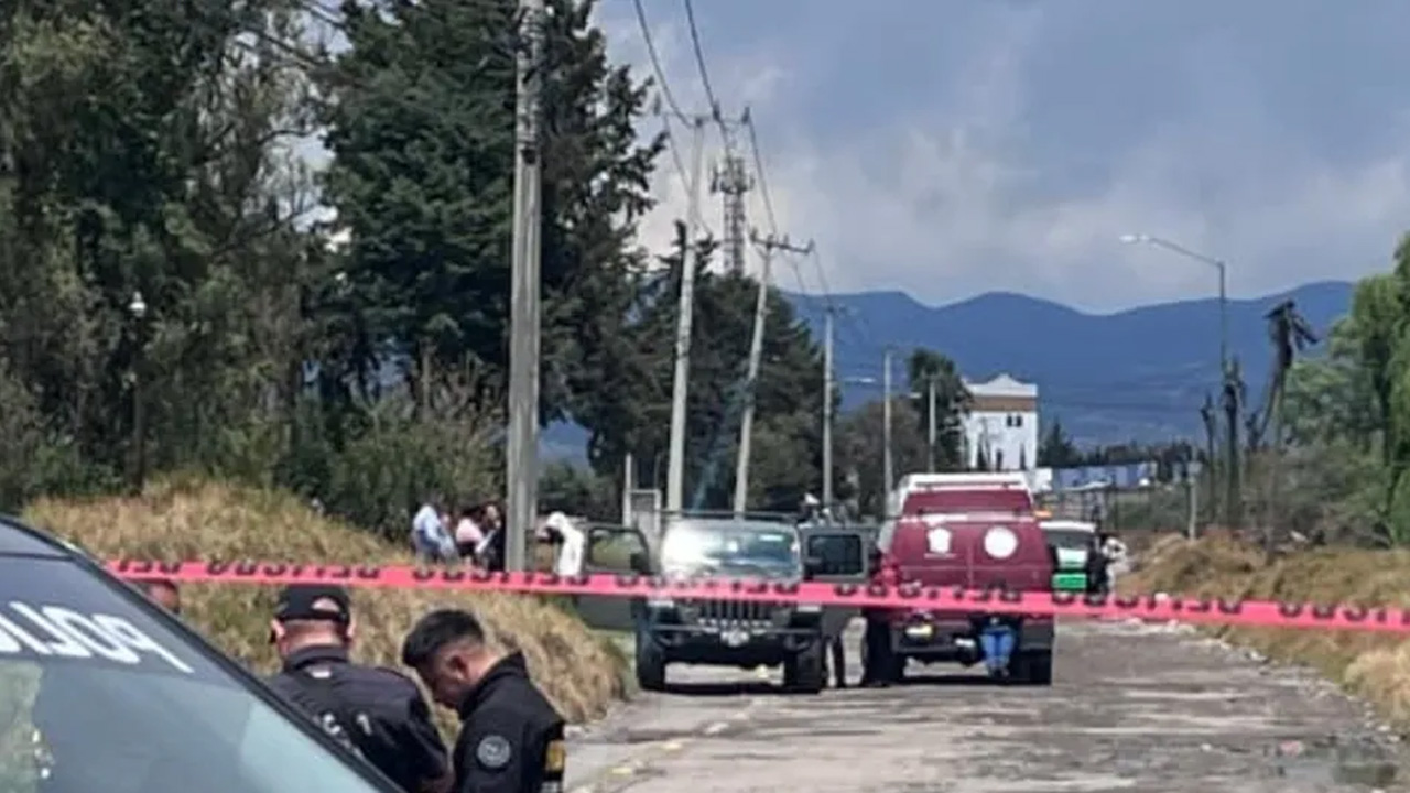 El exmando policial Ángel Rodolfo Uribe fue hallado sin vida dentro de un vehículo en Toluca; presentaba un impacto de bala en la cabeza.