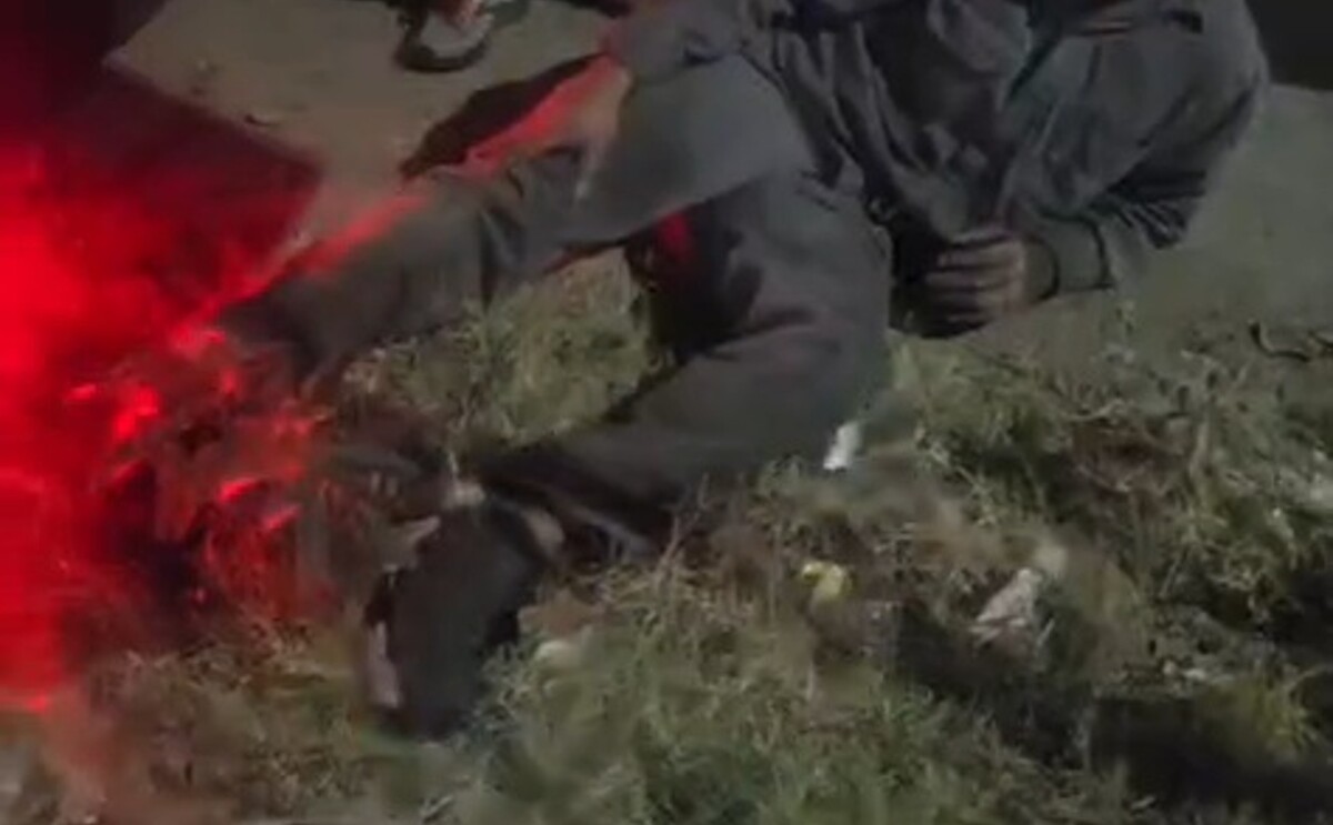 Motociclista que sufrió accidente tras impactar a un perrito en la colonia Campo Nuevo Zaragoza.