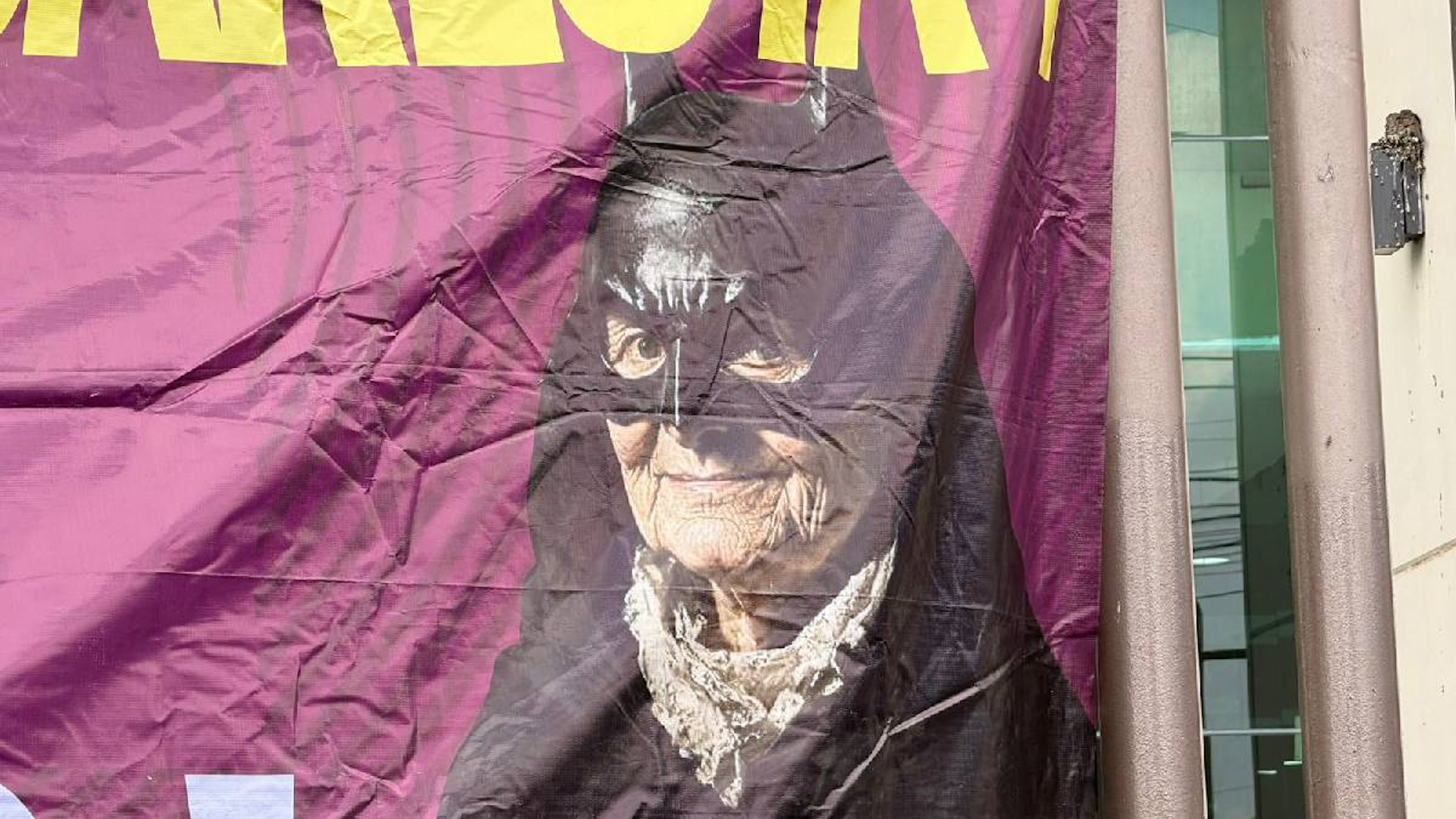 Carlota N, de 74 años, abandonó el penal de Chalco para continuar su proceso por homicidio en prisión domiciliaria tras disparar contra invasores en el Edomex.