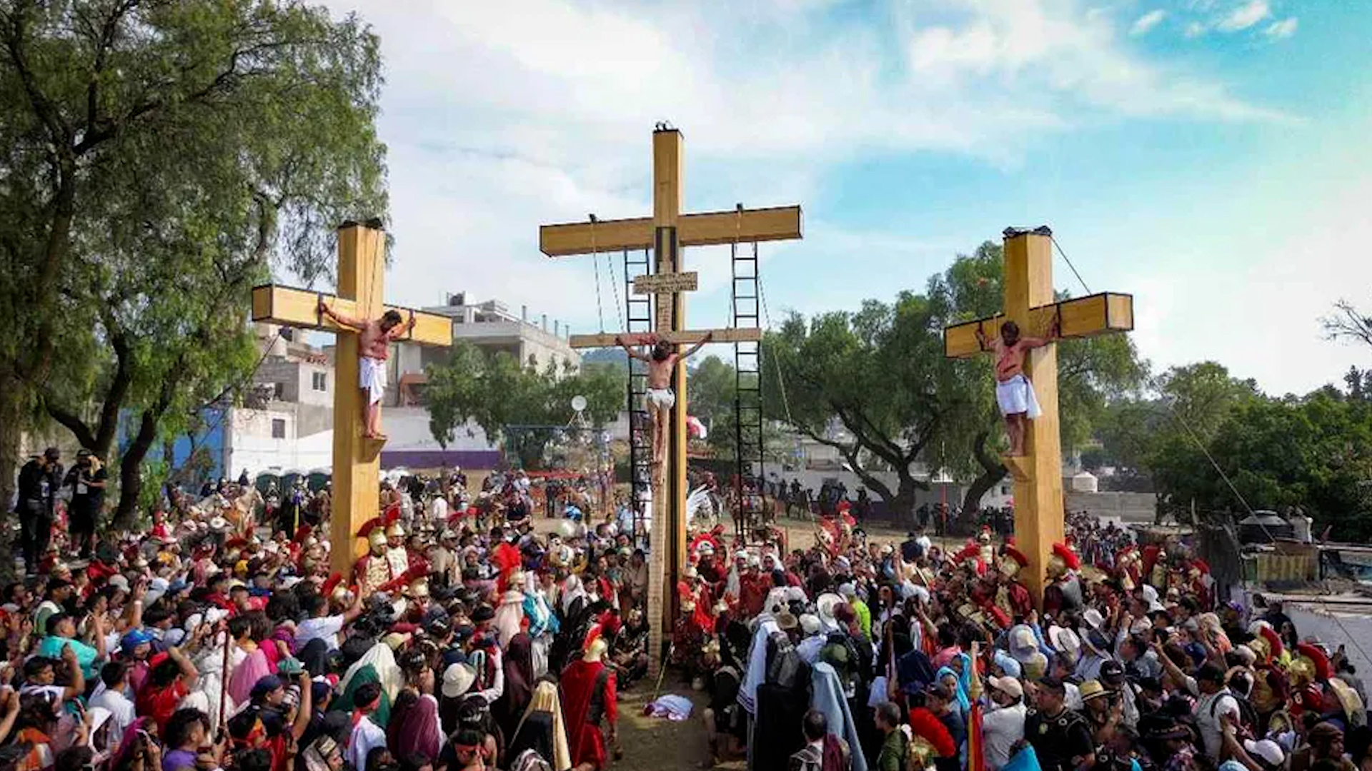 Los ocho barrios de la alcaldía Iztapalapa se alistan para la representación de la Pasión de Cristo.