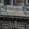 Fachada de la entrada al Banco de México