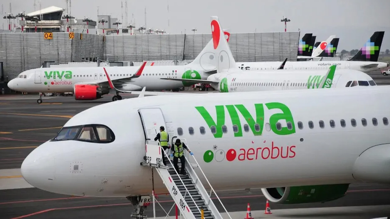 Un avión de Viva Aerobus que viajaba de Houston a Monterrey se declaró en emergencia por baja presión de aceite en un motor.