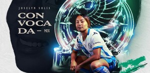 Joselyn Solís en la foto de Club Puebla tras su convocatoria a la Selección Mexicana sub-20.
