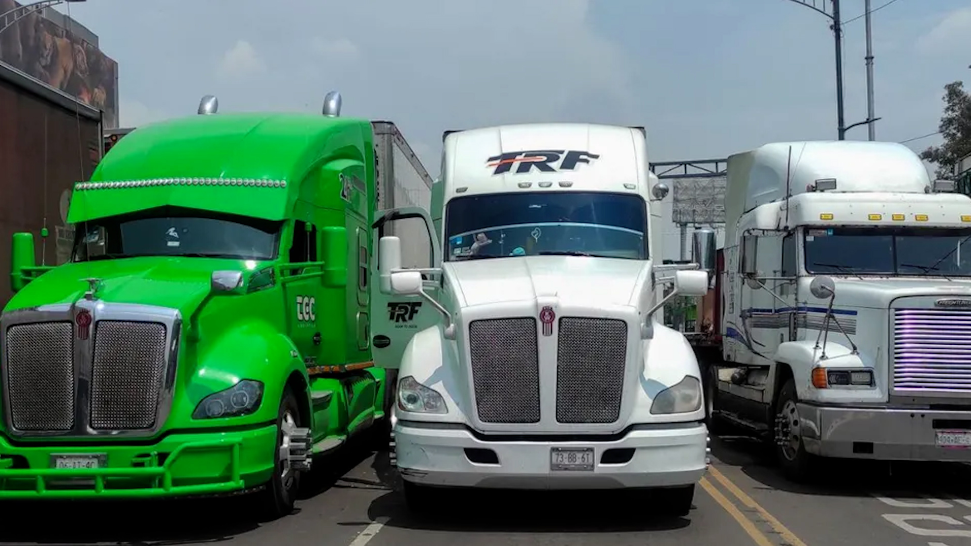 El sector del transporte en México se moviliza por un paro nacional y megabloqueo para exigir seguridad y garantías líquidas.