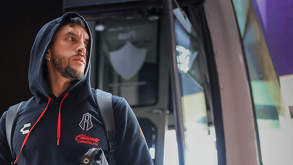 El arquero colombiano Camilo Vargas se prepara para enfrentar a León en un compromiso importante para Atlas en la Liga MX.