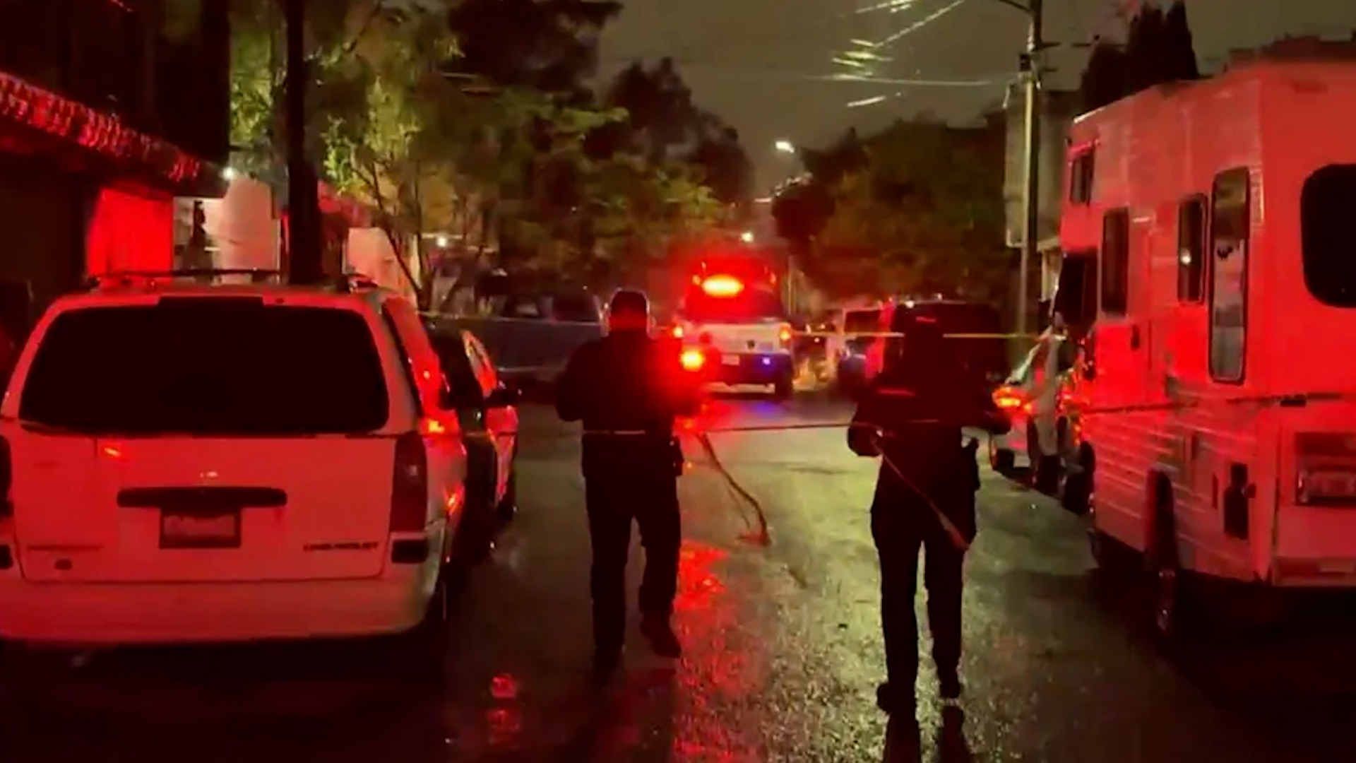 Presuntamente arribaron hombres armados a bordo de una motocicleta y dispararon contra los jóvenes en la colonia Eduardo Caballero.