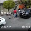Hombres intentan asaltar a policía en Ecatepec.