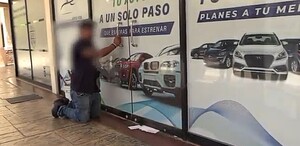 Fiscalía de Jalisco investiga empresa por fraude en venta de vehículos en Zapopan.