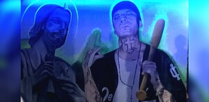 Santa Fe Klan es ilustrado en las calles de Silao, Guanajuato. El autor de la obra confiesa que le gustaría que el rapero conozca este mural.