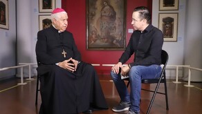 Arzobispo de Monterrey y Víctor Martínez en entrevista.