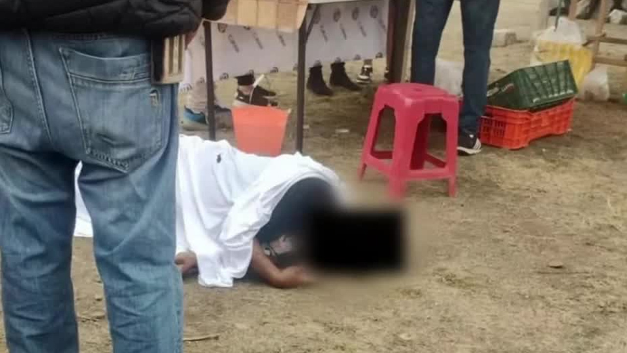 Un hombre fue asesinado a balazos en un tianguis de Cuautepec de Hinojosa, tras ser interceptado por tres sujetos.