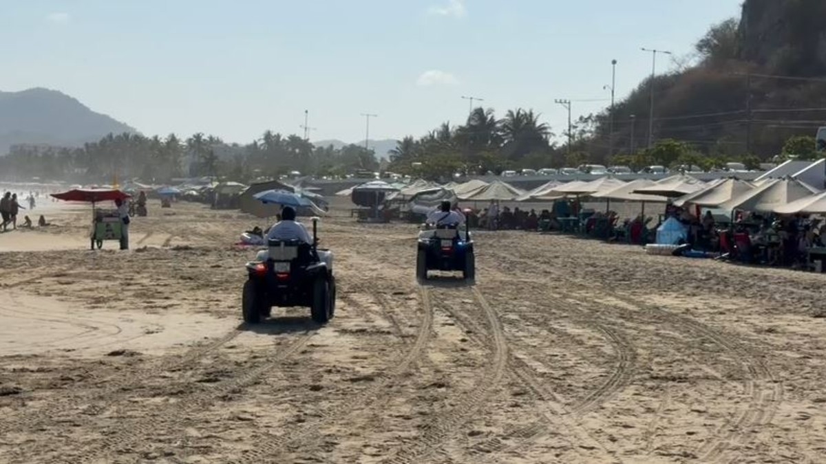 Turista tapatío de 69 años muere en Boca de Pascuales tras ingresar al mar con fuerte oleaje; autoridades piden extremar precauciones en vacaciones.