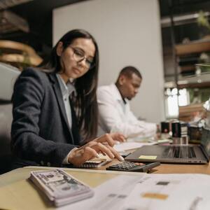 Corrige errores en tu Declaración Anual SAT a tiempo y evita recargos con estos pasos clave.