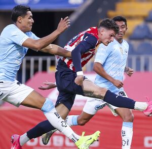 Daniel Villaseca anotando gol con el Club Deportivo Tapatío, filial de Chivas.