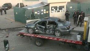 Auto del sujeto que atropelló a familias afuera de hospital en Tecámac.