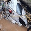 Automóvil de una pareja que perdió la vida tras las fuertes lluvias en Tucumán, Argentina.