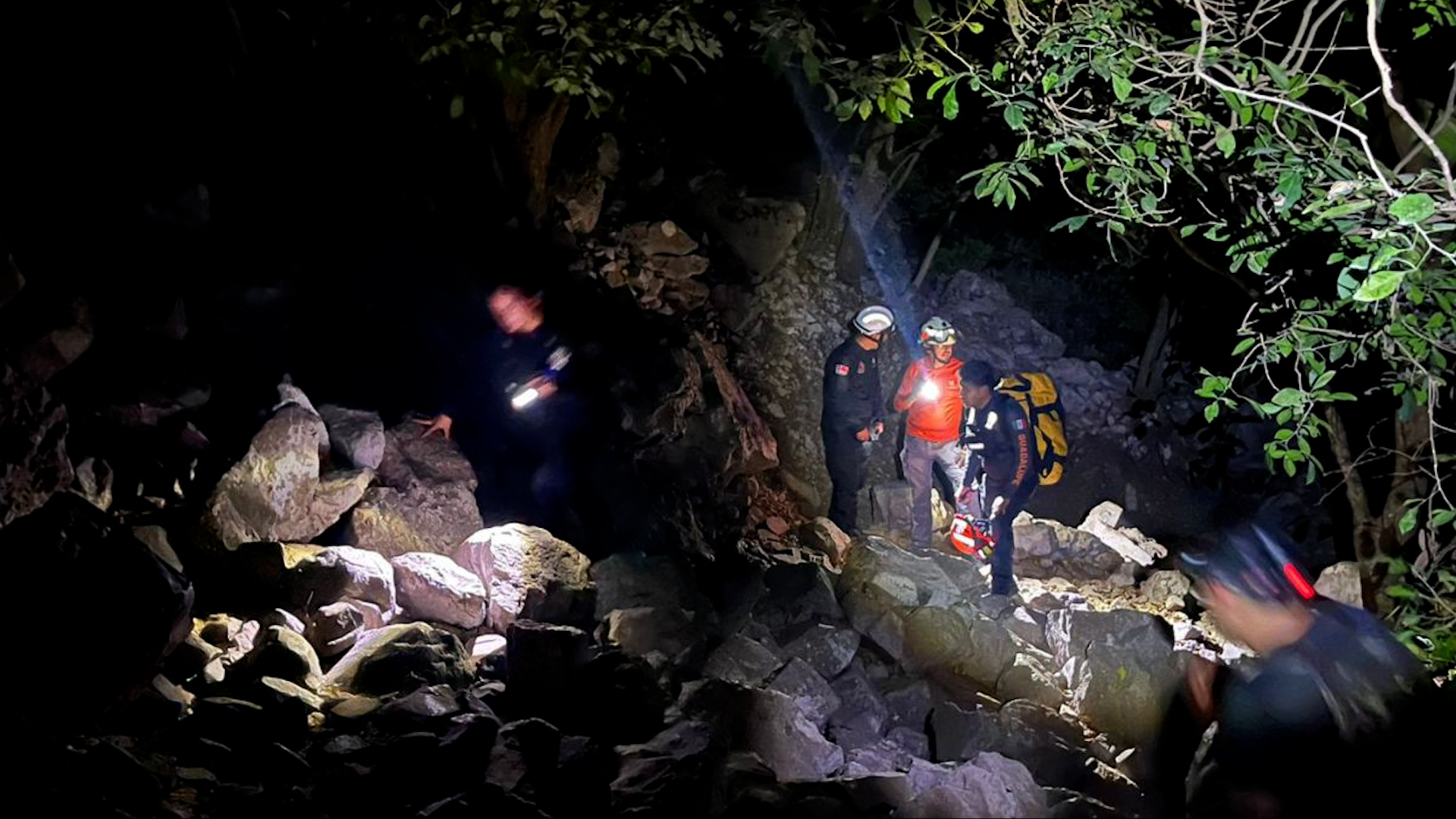 Programa conducido por Pamela Longoria, Víctor González y Sandra González, lunes 06 de abril 2026.