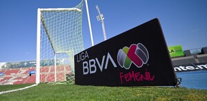 Logo de la Liga MX Femenil previo a un partido de  Liga MX Femenil.