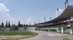 Vista general del Estadio Olímpico de Saltillo durante su proceso de remodelación, con gradas, cancha y áreas en adecuación para distintos eventos.