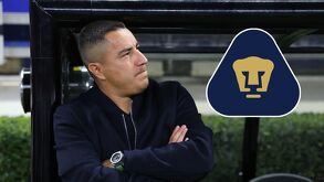 Efraín Juárez durante el partido entre Chivas y Pumas en Jornada 13 del Clausura 2026.