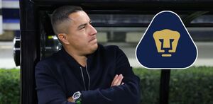 Efraín Juárez durante el partido entre Chivas y Pumas en Jornada 13 del Clausura 2026.