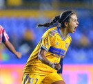 María Sánchez, jugadora de Tigres Femenil tras anotar su gol en los últimos minutos.