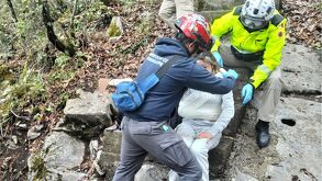 mujer se cae en Cerro de la Silla