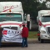 Transportistas bloquean vialidades de México el lunes 6 de abril.