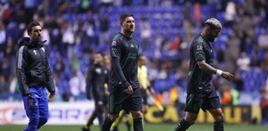 Jugadores de Tigres  luego de perder ante Puebla.