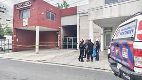 Elementos de Proteccción Civil de Monterrey en empresa.