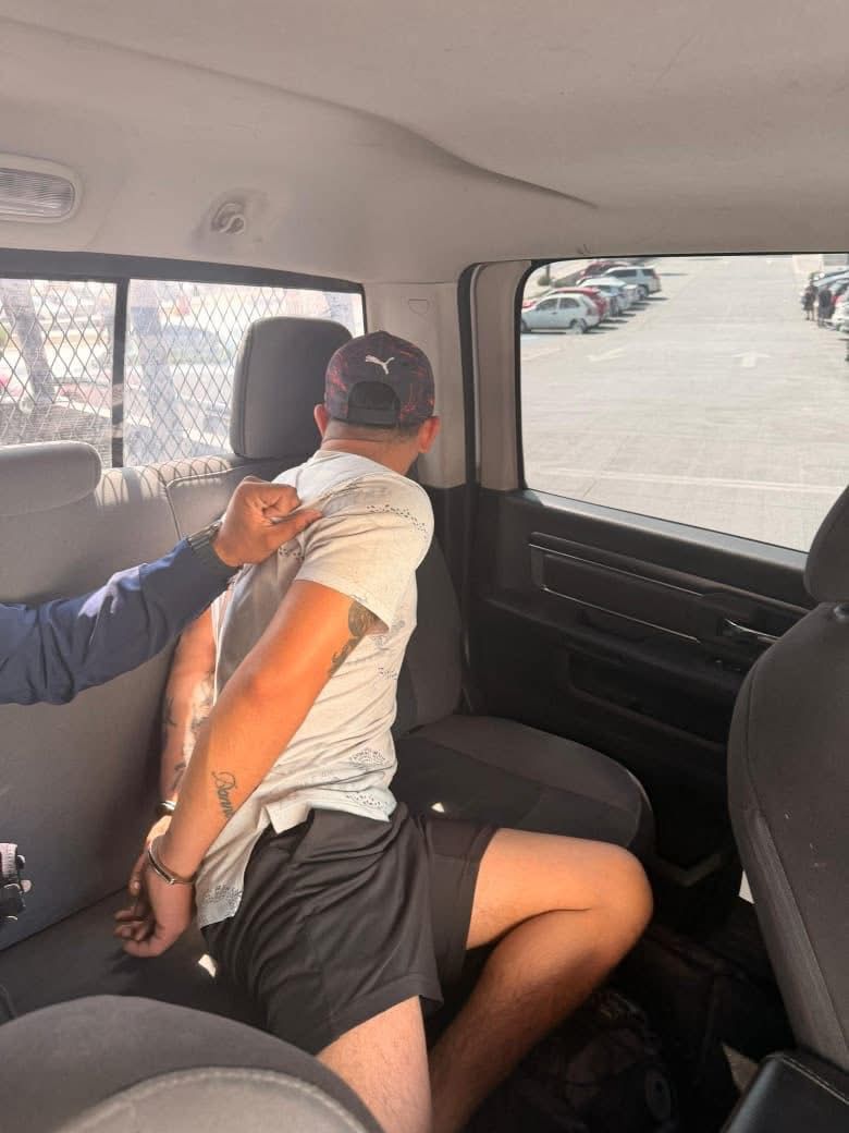 Hombre es detenido tras agredir a una mujer en un centro comercial al sur de Saltillo; autoridades ya investigan el caso.