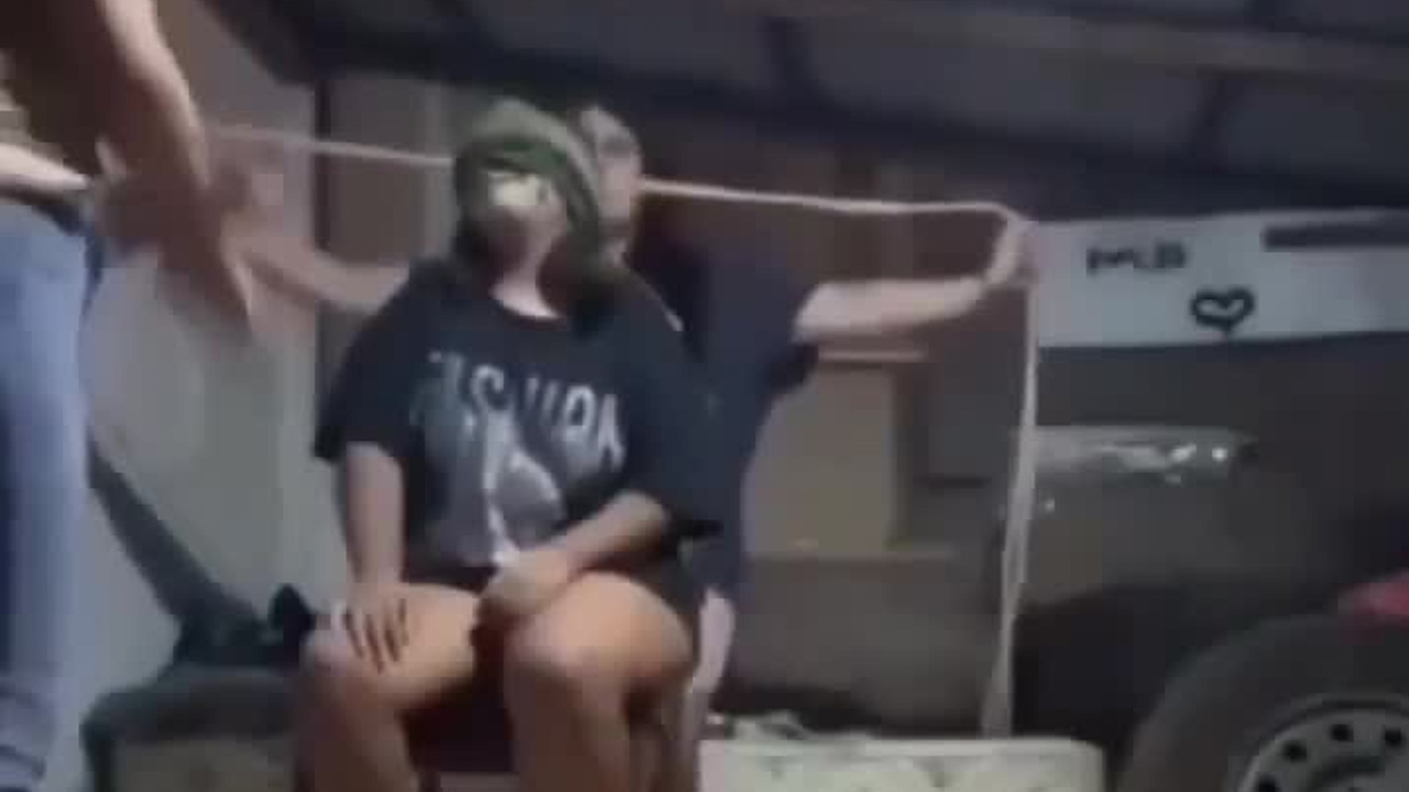 La menor de 13 años recibió una sanción de apenas 11 meses, mientras que la de 15 años fue sentenciada a 3 años en un reclusorio para menores.