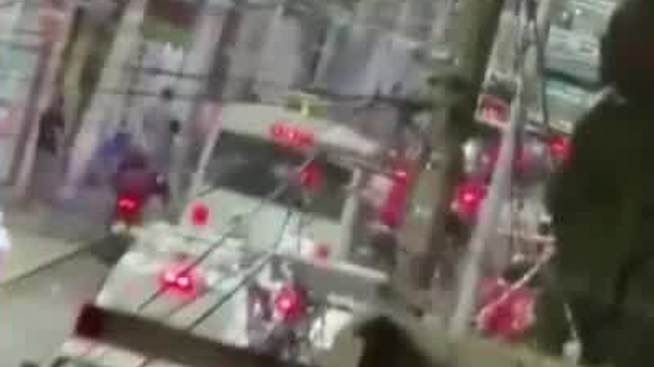 Una balacera en Tláhuac, Ciudad de México, dejó al menos un herido. El ataque fue captado en video y ocurrió en plena vía pública.