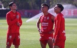 Chivas aseguró el liderato del torneo y ya piensa en la Liguilla.