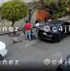 Hombres intentan asaltar a policía en Ecatepec.