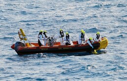 Operaciones de rescate en el mar Mediterráneo, una de las rutas migratorias más mortíferas del mundo.