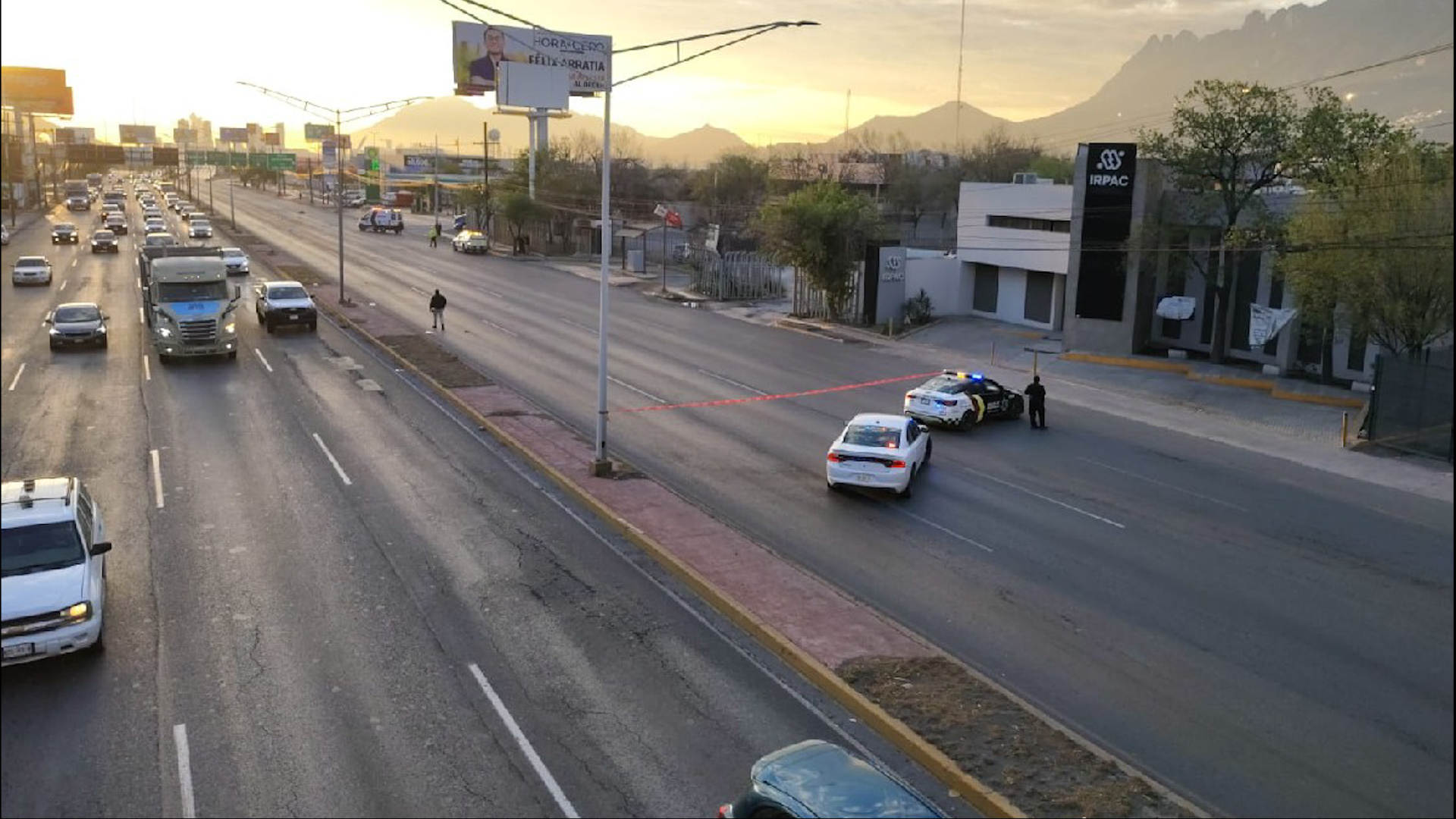 Tragedia en Santa Catarina: un hombre murió atropellado en el Bulevar Díaz Ordaz a metros de un puente peatonal. Caos vial hacia Monterrey.