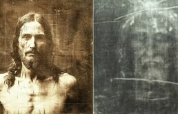 Santo sudario junto con la reconstrucción que podría ser, siendo parecido a la figura de Jescucristo.