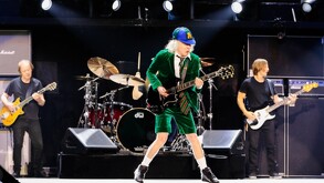 AC/DC dando concierto en el Estadio GNP Seguros de la Ciudad de México.