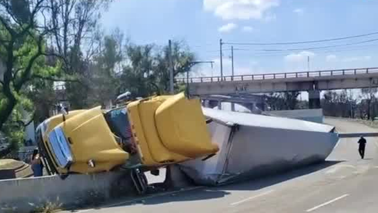 Programa conducido por Ana Laura Alanís, César García y David Medrano, martes 07 de abril 2026.