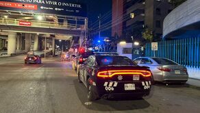 Movilización policías de Monterrey en clínica 33 del IMSS.