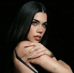 Kenia Os, cantante mexicana que donó dinero para pagar la cuenta de hospital de Kimberly Loaiza.