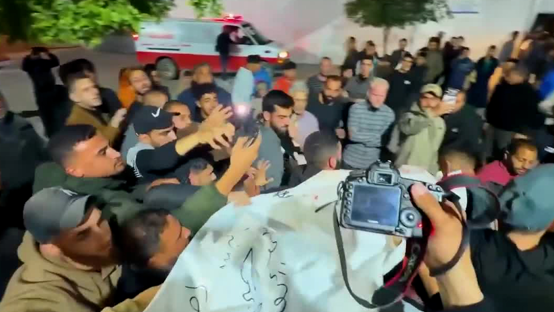 El ataque se realizó mediante un dron dirigido contra su vehículo mientras transitaba por la zona costera, resultando también en la muerte de otro pasajero cuya