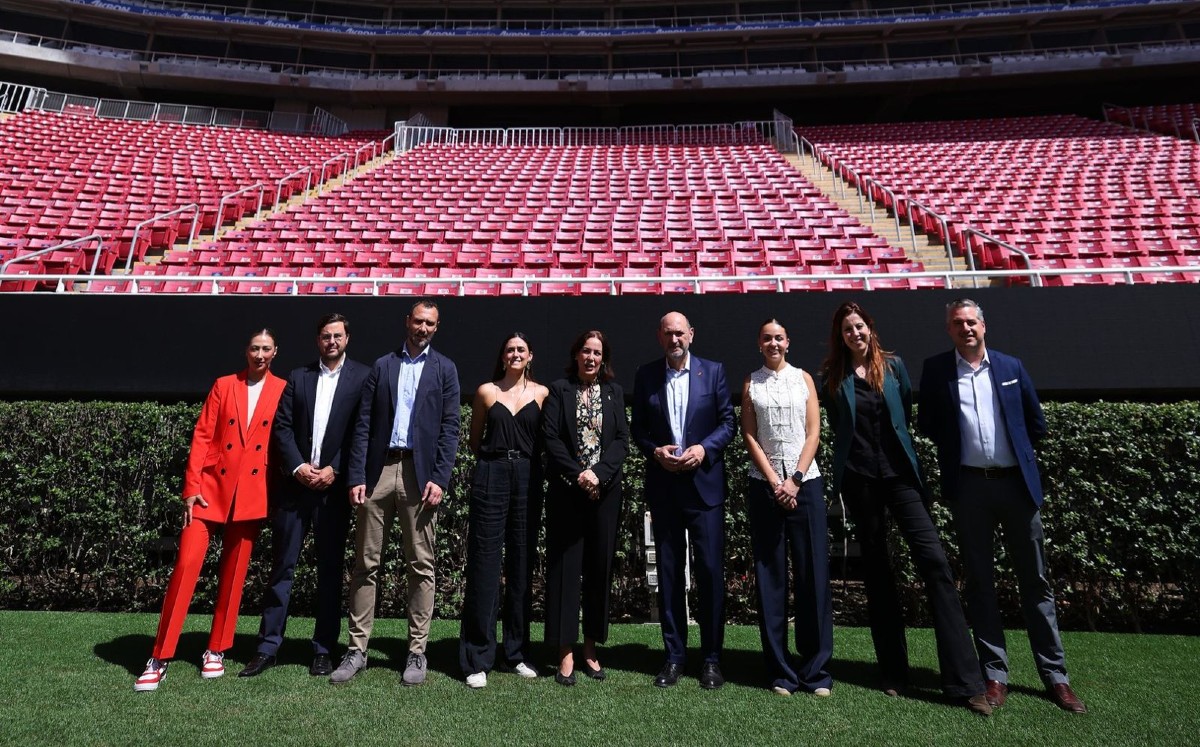 Autoridades de Guadalajara muestran la operatividad del inmueble a directivos españoles.