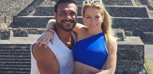 Mary Carmen Rodríguez Lucero y Alberto del Río en la Pirámide del Sol de Teotihuacán