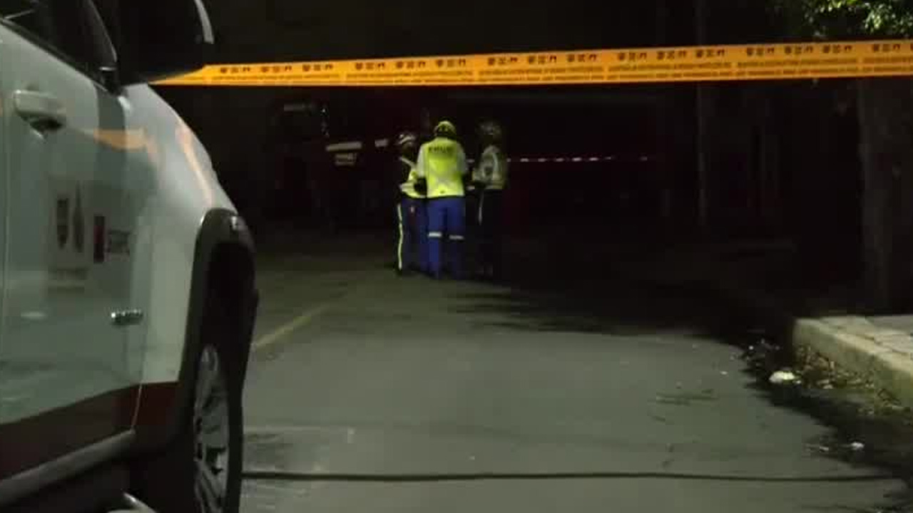 Un hombre murió electrocutado al presuntamente intentar robar cableado dentro de un registro de la CFE en la alcaldía Gustavo A. Madero, CdMx.