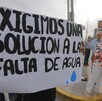 Ciudadanos de diversas colonias de Torreón manifestándose por la falta de agua.