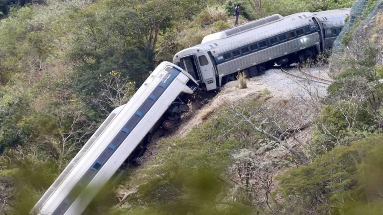 La FGR informó que el accidente del Tren Interoceánico en Oaxaca fue por exceso de velocidad.
