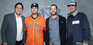 Carlos Sandoval, prospecto de los Sultanes de Monterrey con 17 años.