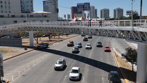 Vía Atlixcáyotl en un día normal, la vidalid funciona con normalidad, tráfico fluyendo
